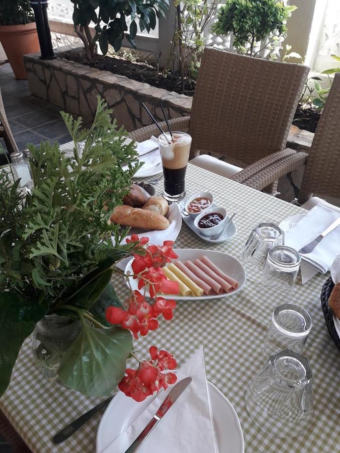 Hotel Florakis Livanátai Esterno foto