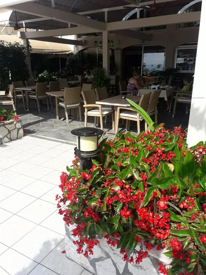 Hotel Florakis Livanátai Esterno foto
